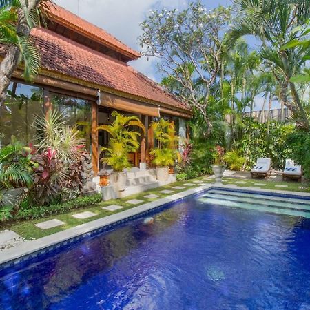 Heart Of Seminyak, 2Br, Sleeps 4, Walk To Bintang Villa Luaran gambar