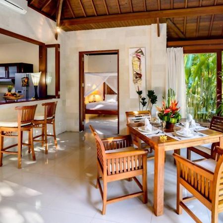 Heart Of Seminyak, 2Br, Sleeps 4, Walk To Bintang Villa Luaran gambar