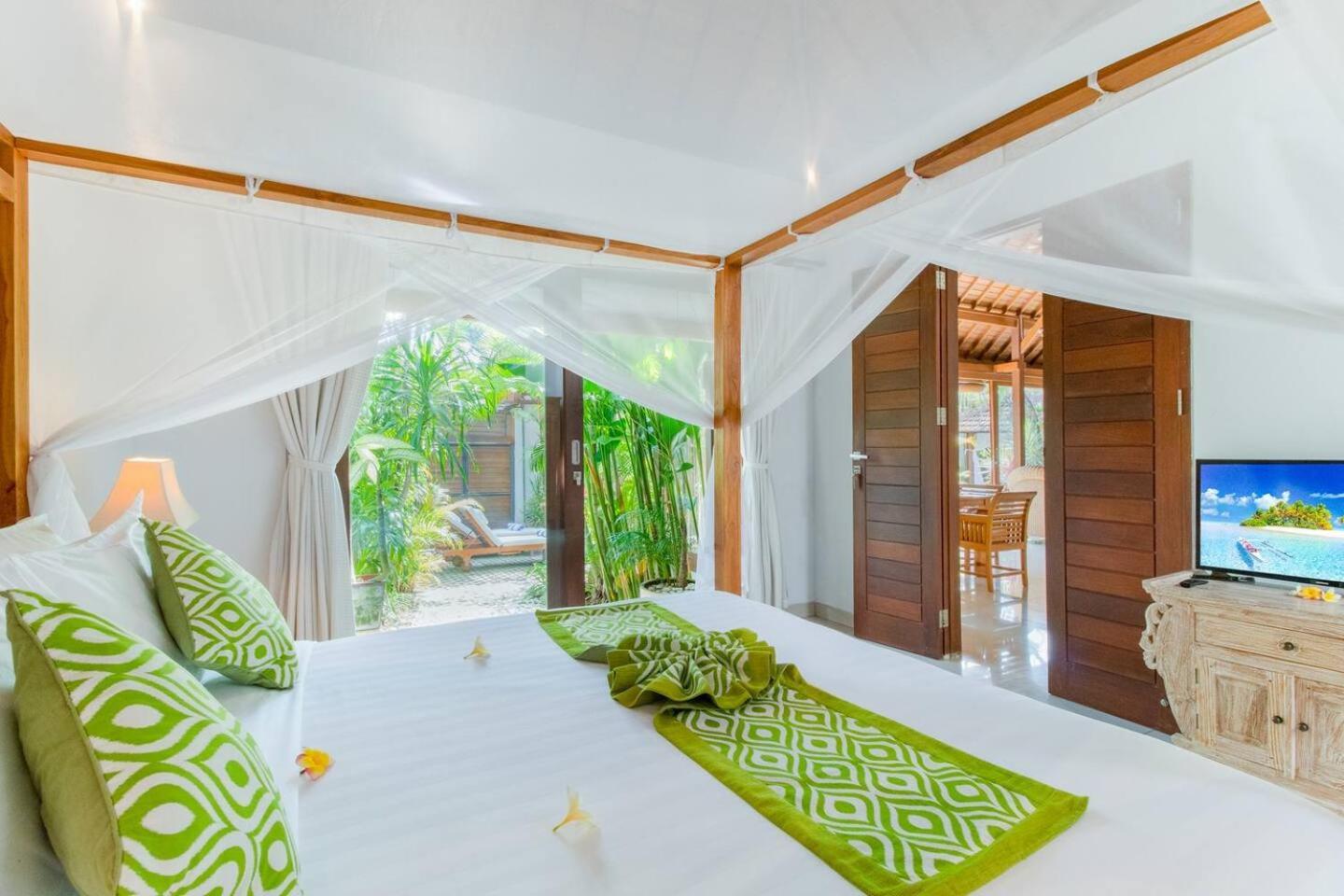 Heart Of Seminyak, 2Br, Sleeps 4, Walk To Bintang Villa Luaran gambar