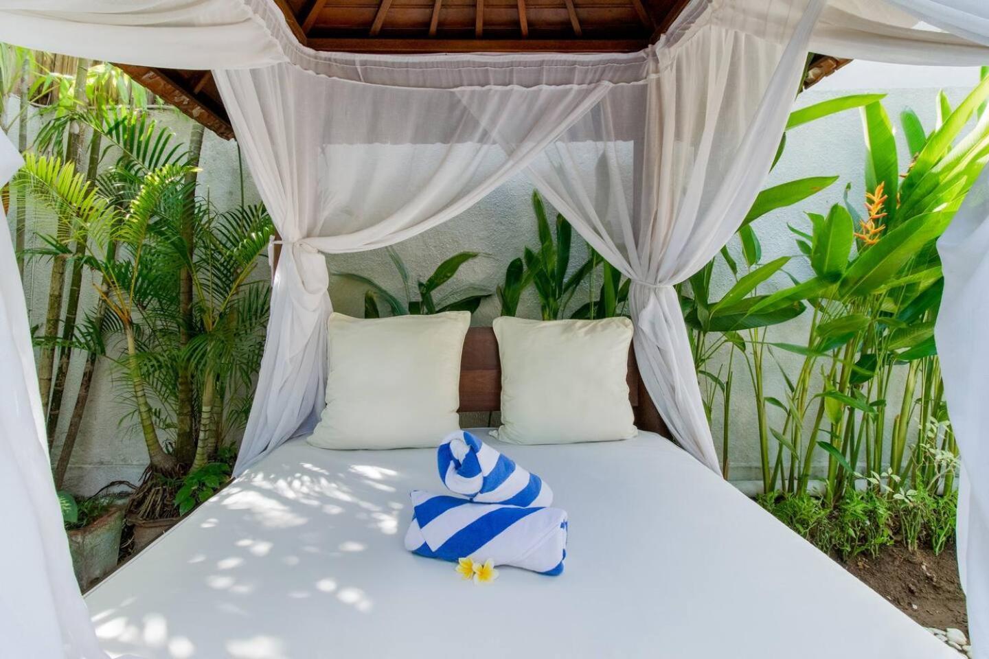 Heart Of Seminyak, 2Br, Sleeps 4, Walk To Bintang Villa Luaran gambar
