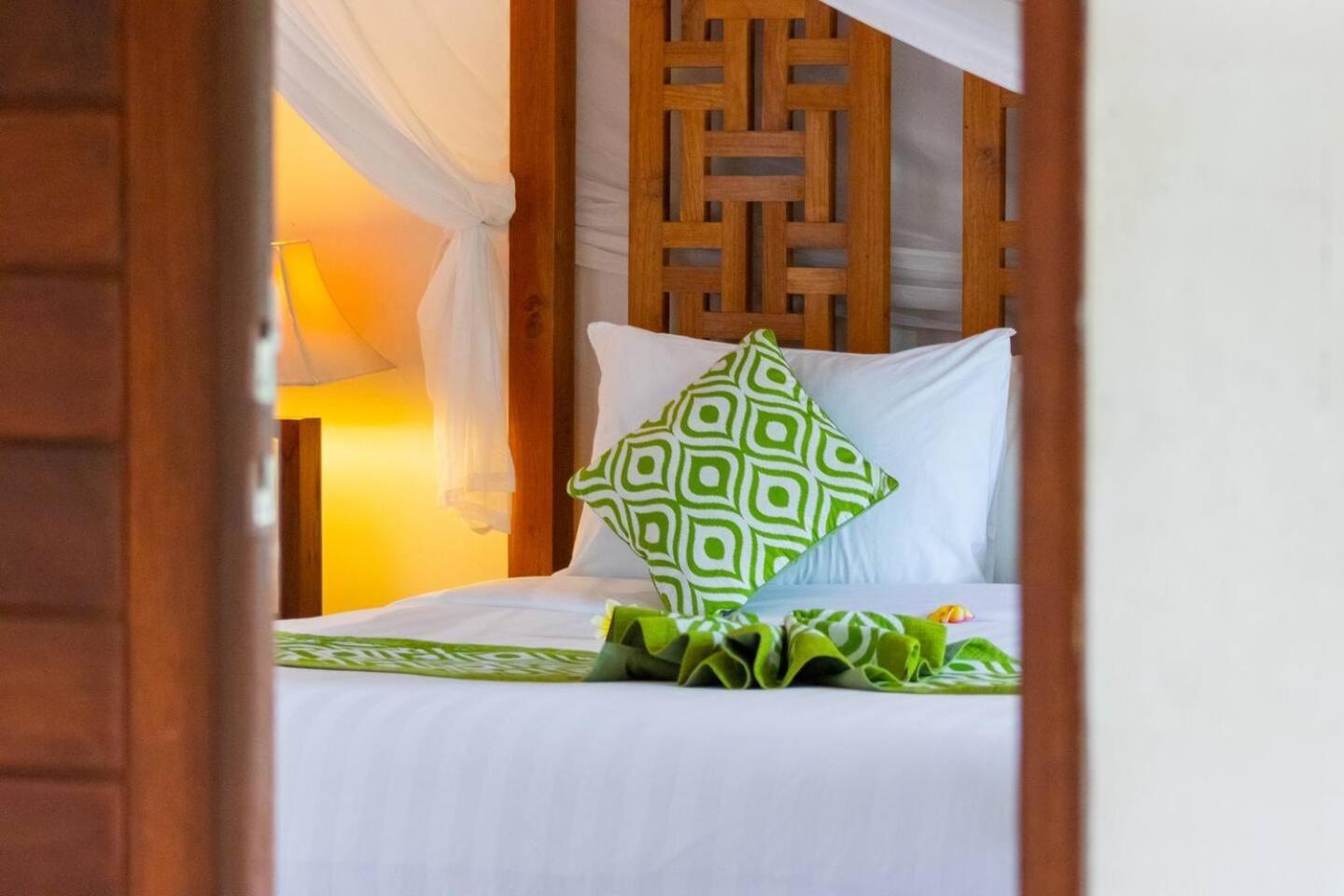 Heart Of Seminyak, 2Br, Sleeps 4, Walk To Bintang Villa Luaran gambar