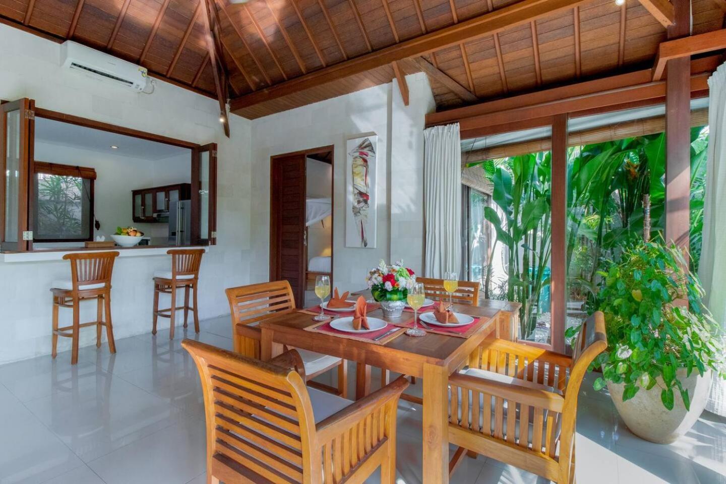 Heart Of Seminyak, 2Br, Sleeps 4, Walk To Bintang Villa Luaran gambar