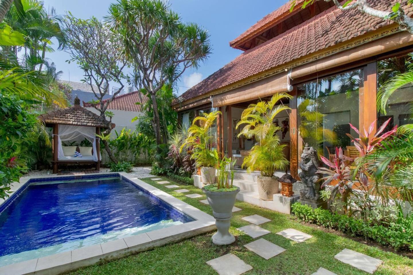Heart Of Seminyak, 2Br, Sleeps 4, Walk To Bintang Villa Luaran gambar