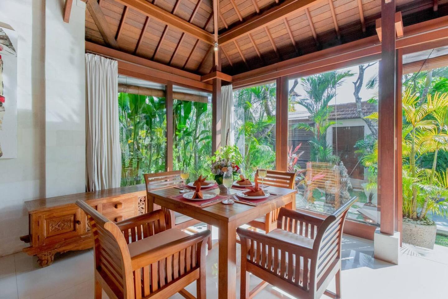Heart Of Seminyak, 2Br, Sleeps 4, Walk To Bintang Villa Luaran gambar