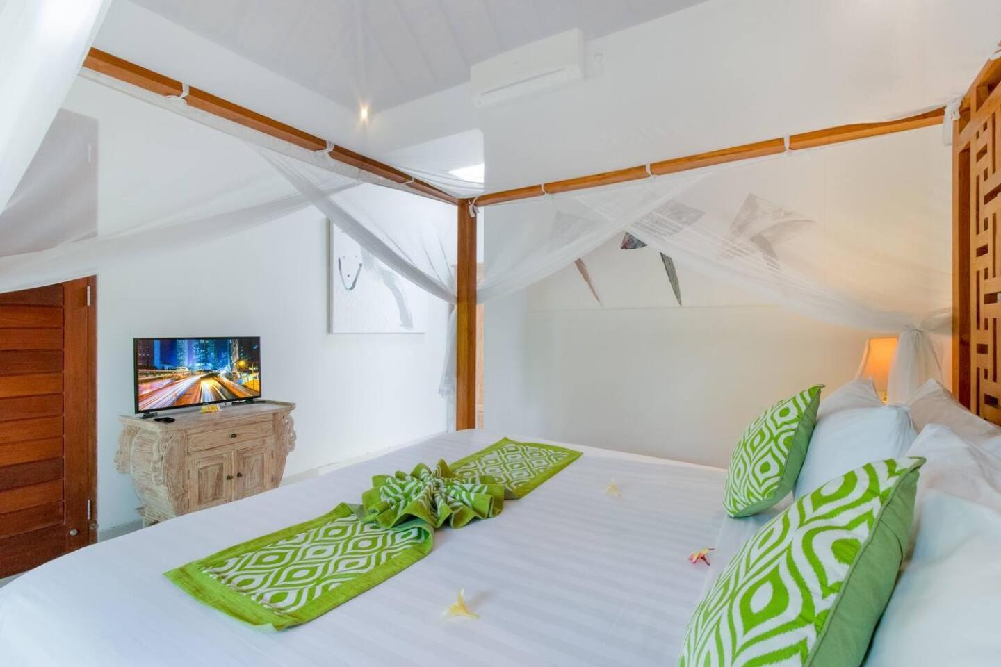 Heart Of Seminyak, 2Br, Sleeps 4, Walk To Bintang Villa Luaran gambar