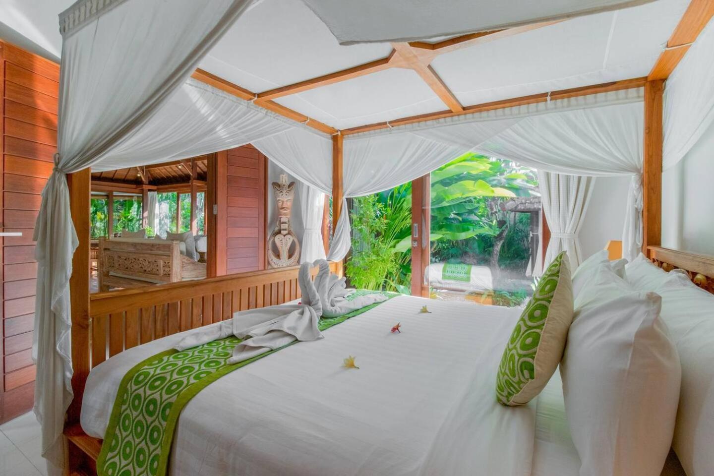 Heart Of Seminyak, 2Br, Sleeps 4, Walk To Bintang Villa Luaran gambar